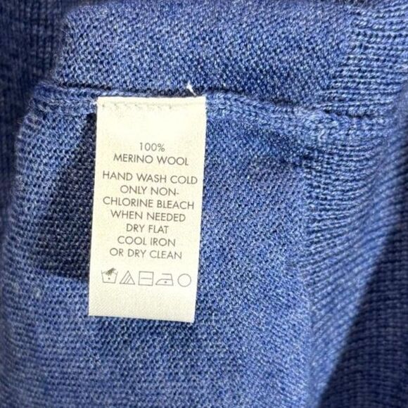 Calvin Klein Men's Blue Wave Extra Fine Merino Wool V Neck Sweater Size Large - Picture 8 of 10